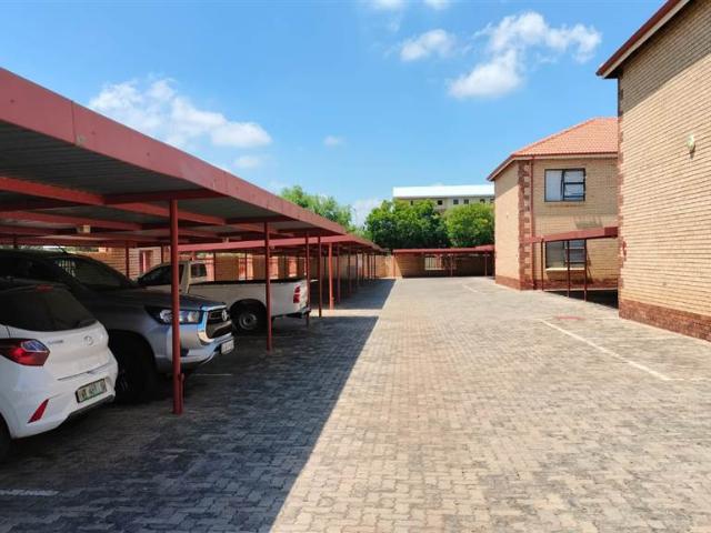 Apartment for sale in Dr Kenneth Kaunda, North West
