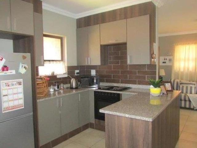 Apartment for sale in Dr Kenneth Kaunda, North West