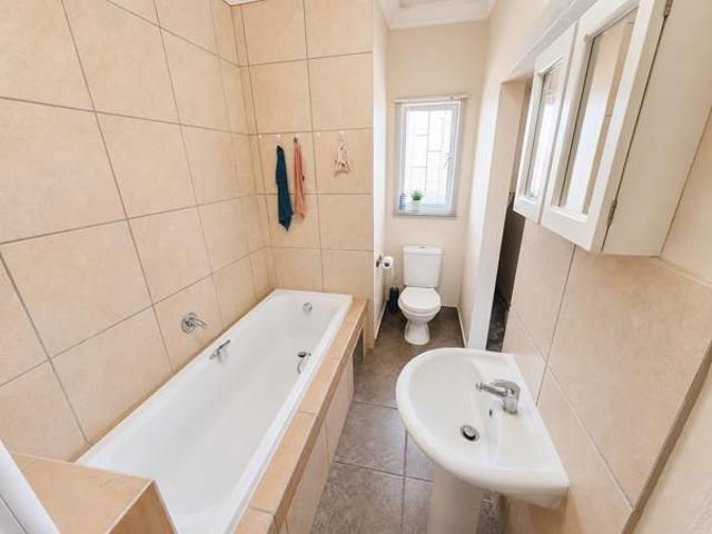Apartment for sale in Dr Kenneth Kaunda, North West