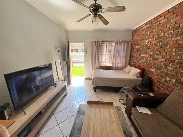 Apartment for sale in Dr Kenneth Kaunda, North West
