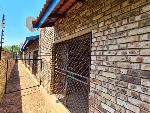 Apartment for rent in Potchefstroom, Tlokwe Local Municipality