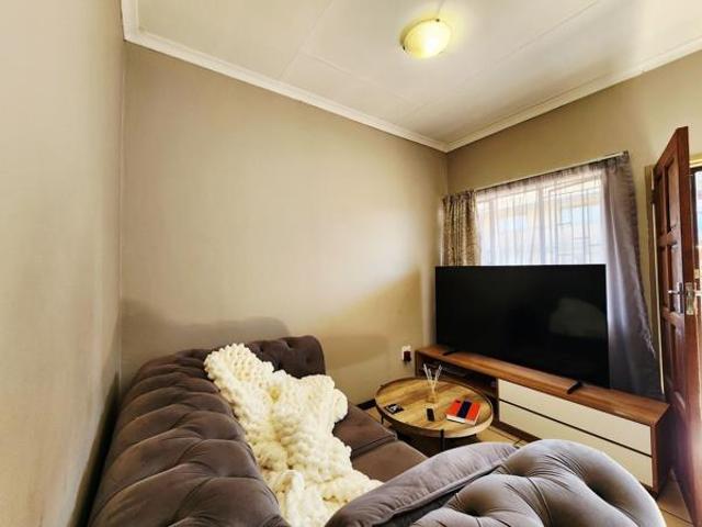 Apartment for sale in Dr Kenneth Kaunda, North West