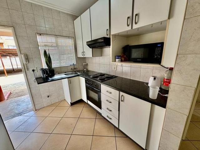 Apartment for sale in Dr Kenneth Kaunda, North West