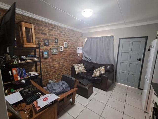 Apartment for sale in Potchefstroom, Tlokwe Local Municipality