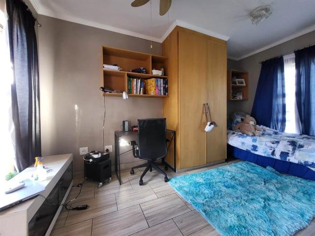Apartment for sale in Dr Kenneth Kaunda, North West