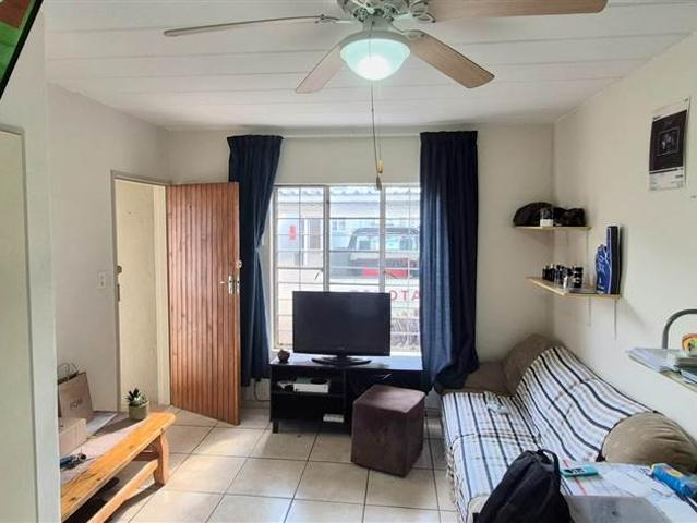 Apartment for sale in Dr Kenneth Kaunda, North West