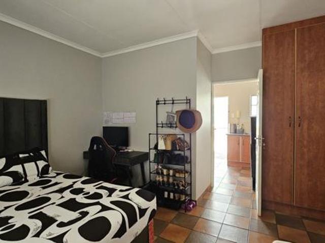 Apartment for sale in Dr Kenneth Kaunda, North West
