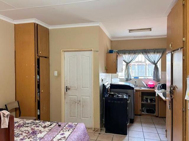 Apartment for sale in Dr Kenneth Kaunda, North West
