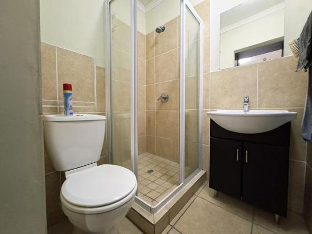 Apartment for sale in Dr Kenneth Kaunda, North West