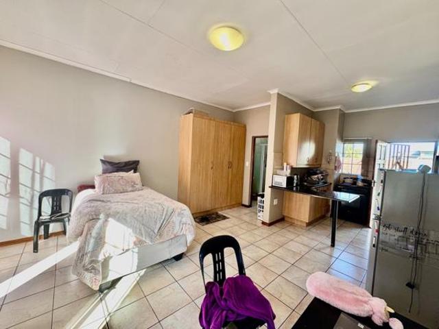 Apartment for sale in Dr Kenneth Kaunda, North West