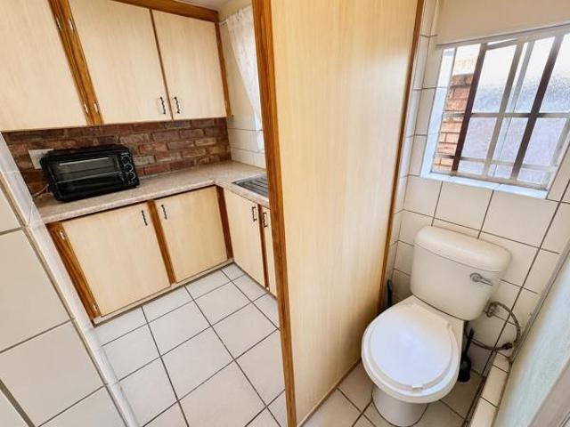Apartment for sale in Dr Kenneth Kaunda, North West
