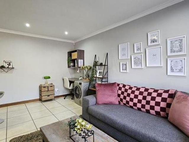 Apartment for sale in Potchefstroom, Tlokwe Local Municipality