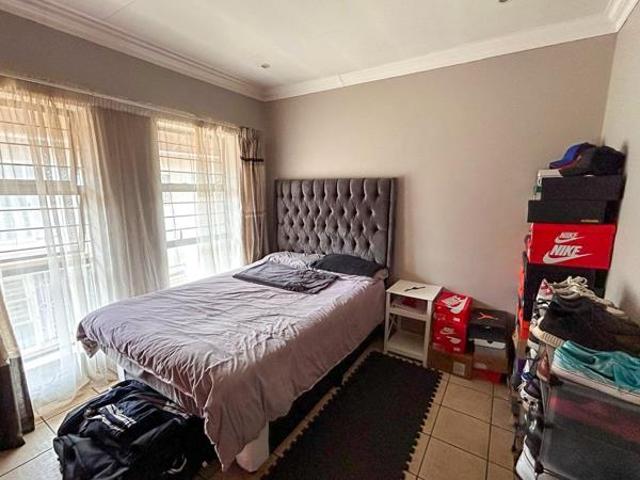 Apartment for sale in Dr Kenneth Kaunda, North West