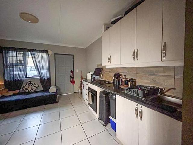 Apartment for sale in Dr Kenneth Kaunda, North West