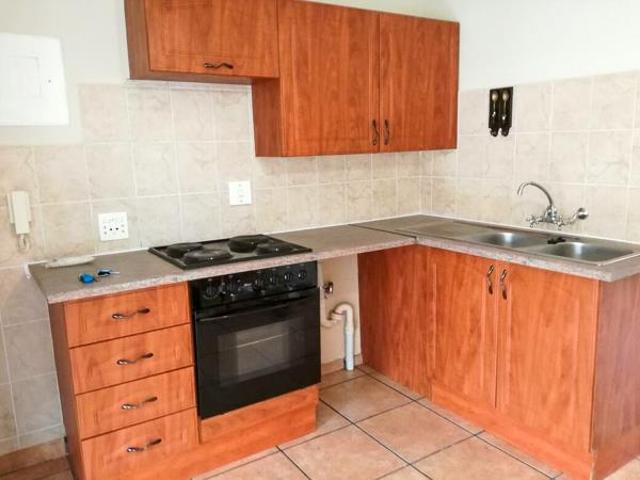 Apartment for sale in Dr Kenneth Kaunda, North West