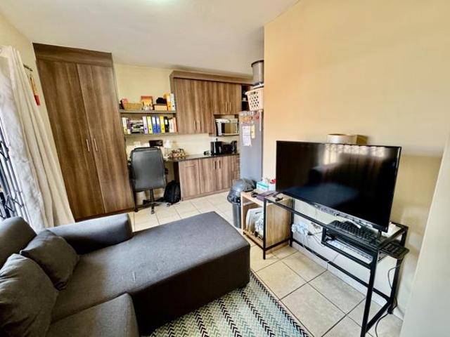 Apartment for sale in Dr Kenneth Kaunda, North West