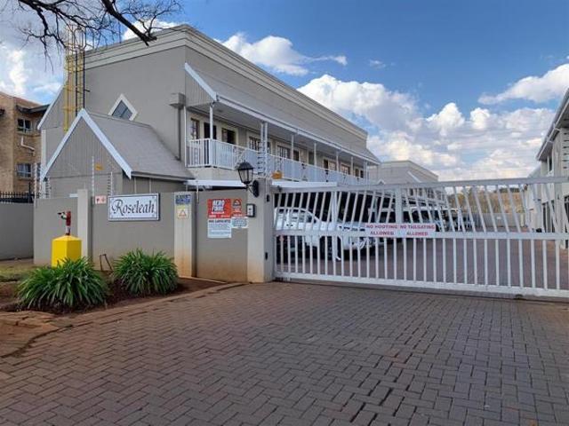 Apartment for sale in Dr Kenneth Kaunda, North West
