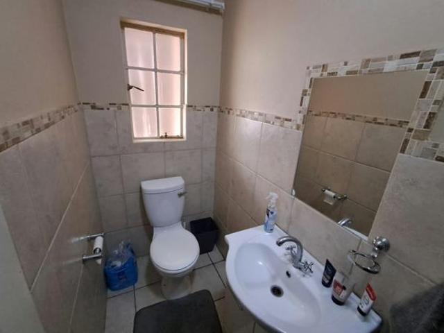 Apartment for sale in Dr Kenneth Kaunda, North West