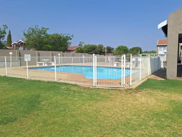 Apartment for sale in Dr Kenneth Kaunda, North West