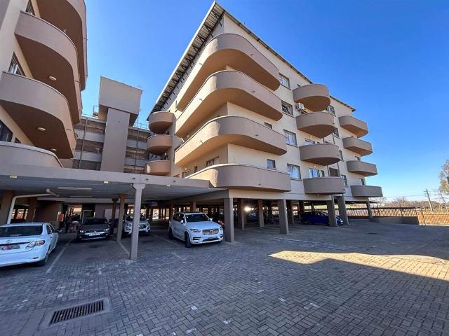 Apartment for sale in Dr Kenneth Kaunda, North West