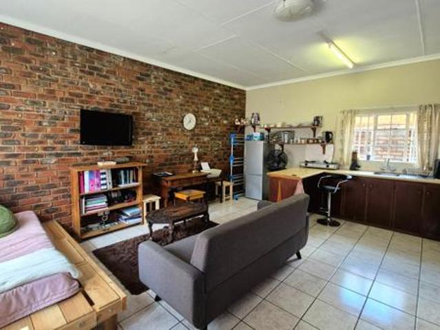Apartment for sale in Dr Kenneth Kaunda, North West