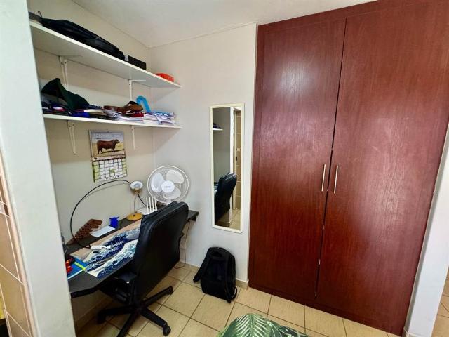Apartment for sale in Dr Kenneth Kaunda, North West