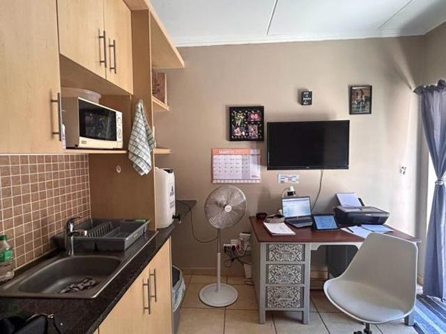 Apartment for sale in Dr Kenneth Kaunda, North West
