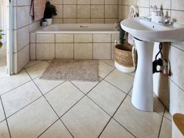 Apartment for rent in Waterkloof, Gauteng