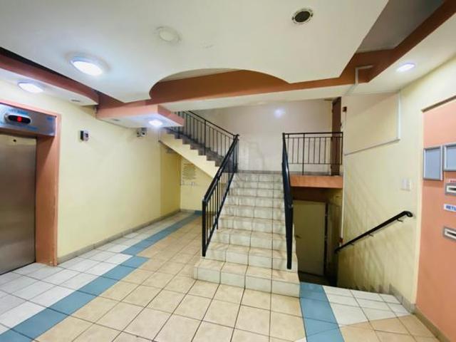 Apartment for sale in Seaview, Kwazulu-natal