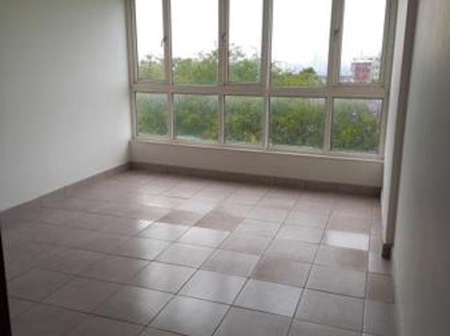Apartment for rent in Seaview, Kwazulu-natal