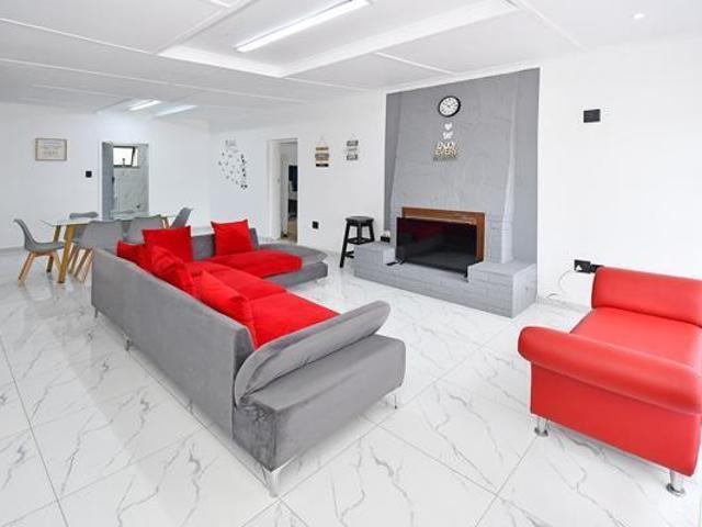 Apartment for rent in Farrarmere, Ekurhuleni