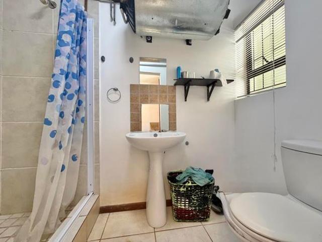 Apartment for sale in Jeffreys Bay, Kouga Local Municipality