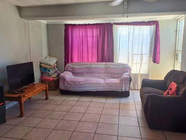 Apartment for sale in Upington, ǁKhara Hais Local Municipality