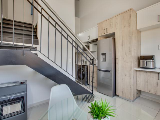 Apartment for sale in Sandton, City of Johannesburg Metropolitan Municipality