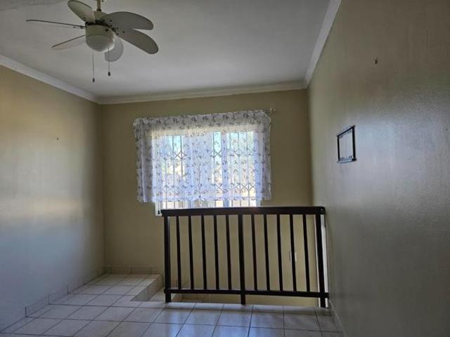 Apartment for rent in Seaview, Kwazulu-natal