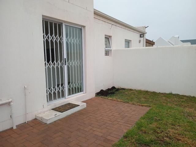 Apartment for rent in West Coast, Britannia Bay