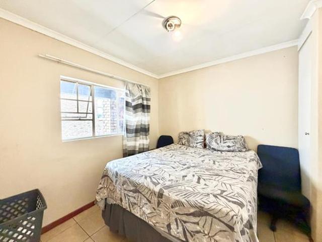 Apartment for sale in Vosloorus, Gauteng