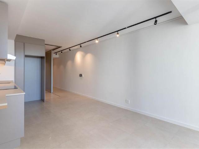 Apartment for sale in Cape Town, Atlantic Seaboard