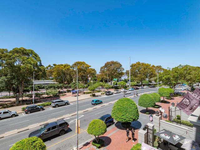 Apartment for sale in Green Point, Cape Town