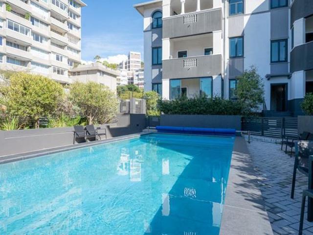 Room for rent in Green Point, Cape Town