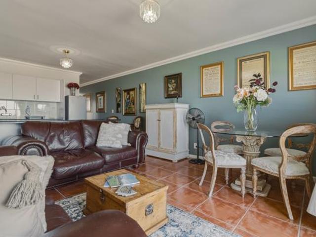Apartment for sale in Cape Town, Western Cape
