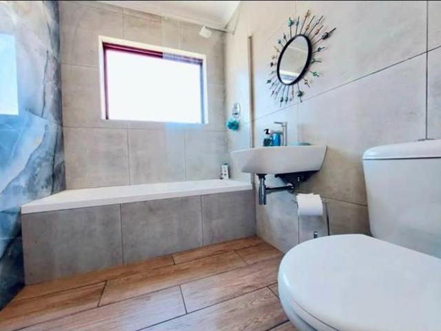 Apartment for sale in Cape Town, Western Cape