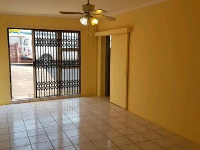Apartment for rent in Seaview, Kwazulu-natal