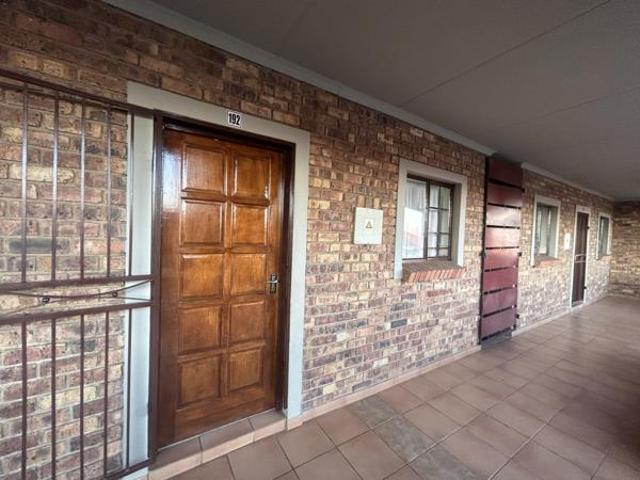 Apartment for sale in Vosloorus, Gauteng