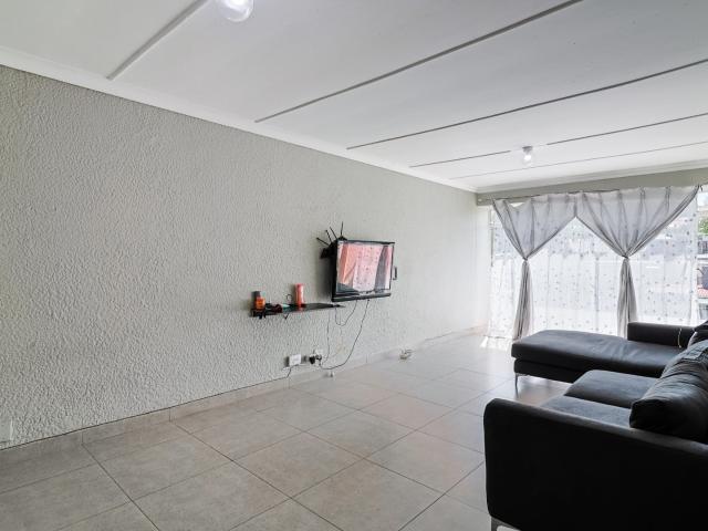 Apartment for sale in Nooitgedacht, Gauteng