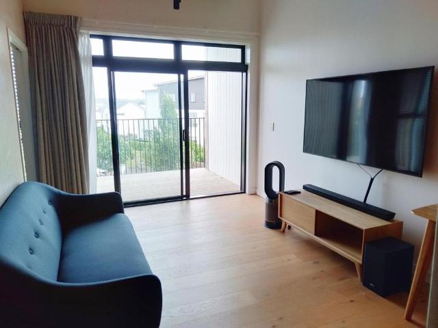 Apartment for rent in Paremoremo, Oroua County