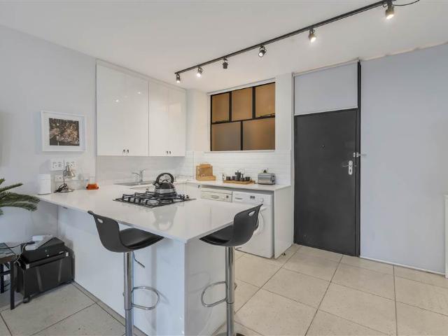 Apartment for sale in Johannesburg, North & Sandton