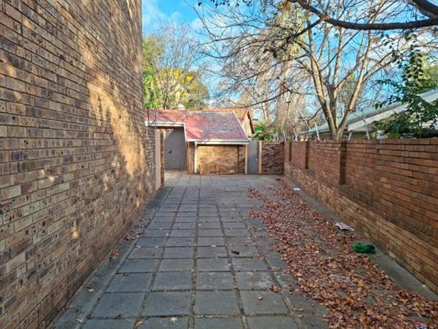 Apartment for rent in Klerksdorp, Matlosana Local Municipality