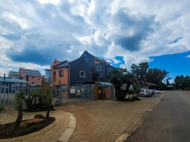 Apartment for sale in Potchefstroom, Tlokwe Local Municipality