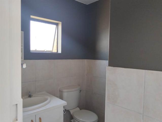 Apartment for sale in Dr Kenneth Kaunda, North West